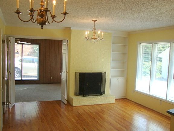 5th image of 309 Weblin St