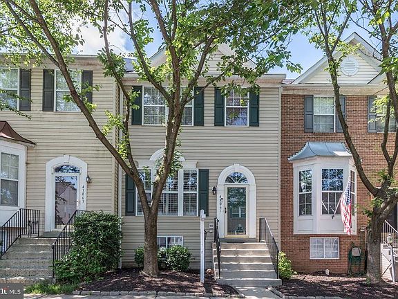 2nd image of 43061 Candlewick Sq
