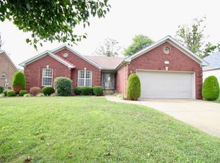 689 Shady Brook Ln, Louisville, KY 40229