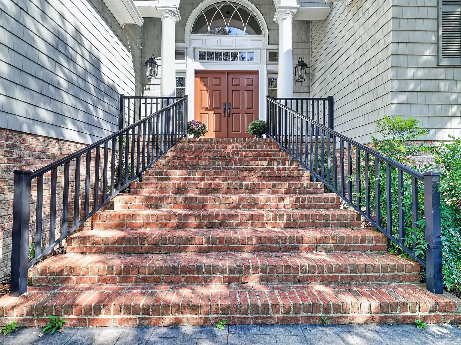 5 bed, 6014 sqft, $6,500 — Photo 3