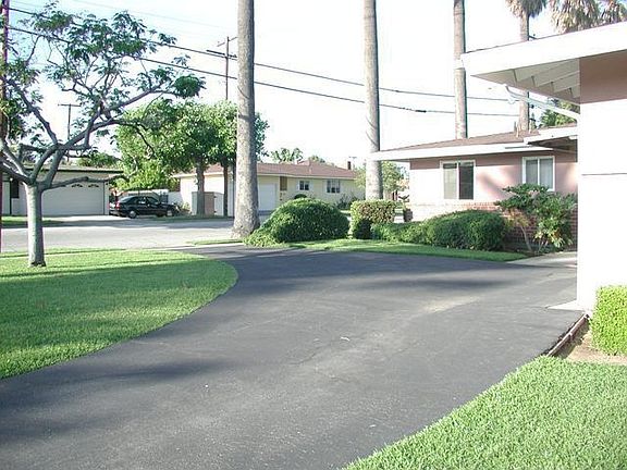 3rd image of 404 S Cedar Dr