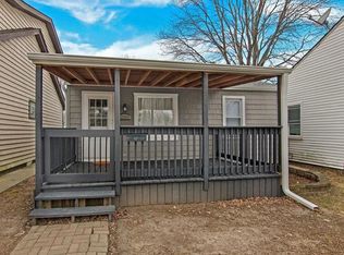 1586 Faithorn Ave, Crete, IL 60417