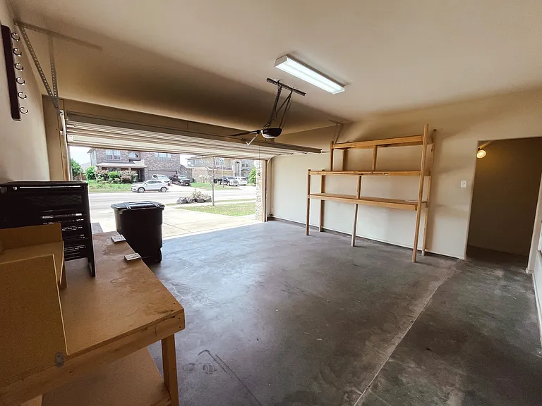 4904 Bridgewood Dr — Photo 11