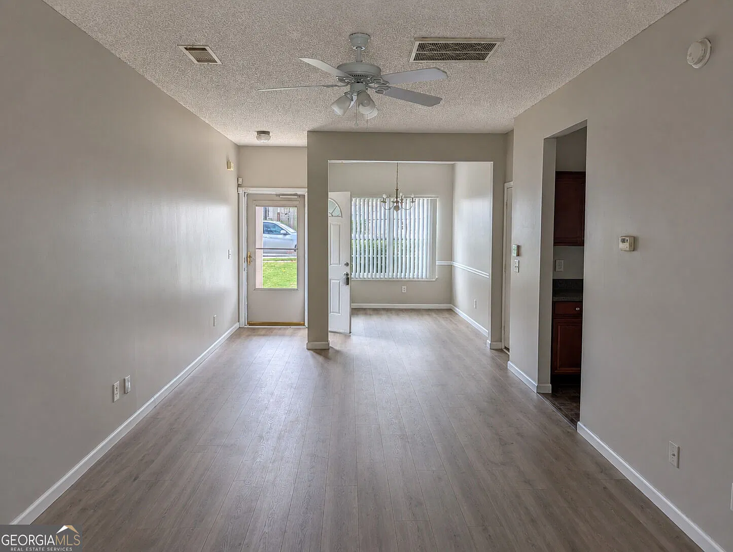 4 bed, 2.5 bath, 1844 sqft, $1,950 — Photo 3
