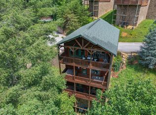 808 Great Smoky Way, Gatlinburg, TN 37738