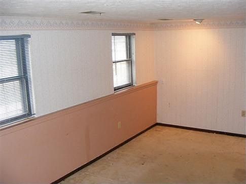 5th image of 1597 Elm Creek Dr