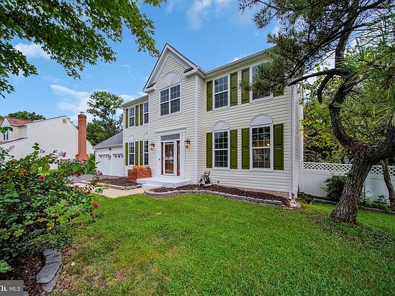 3rd image of 8684 Nagle St