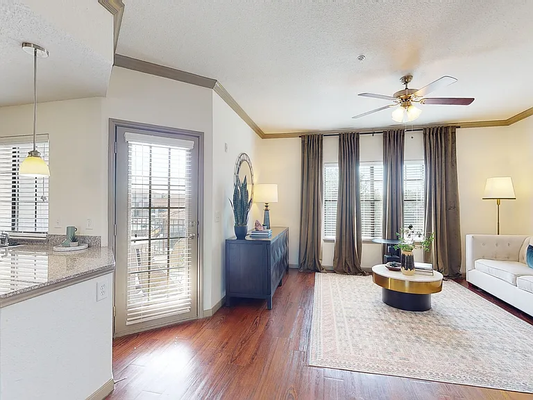 Carriage Townhomes on the Lake II — Photo 7