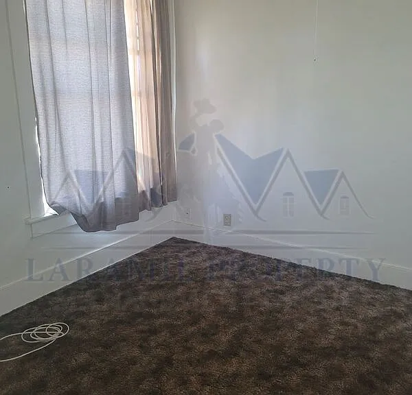 208 E Sheridan St — Photo 9