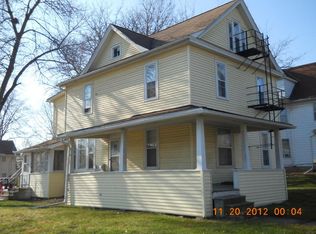 2403A Walnut St, Cedar Falls, IA 50613