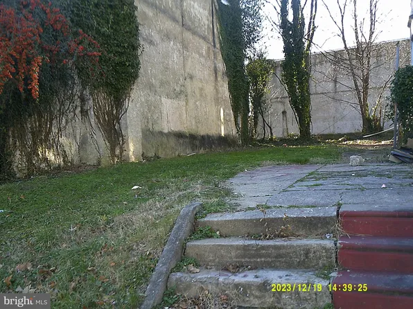 5810 Willows Ave, Philadelphia, PA 19143