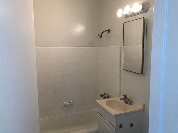 2nd image of 4056 Texas St