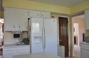 5th image of 192 Greenglade Ave