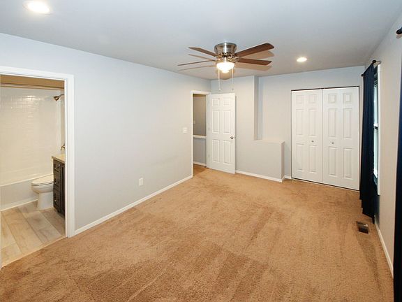 2nd image of 2959 Aspen Woods Entry