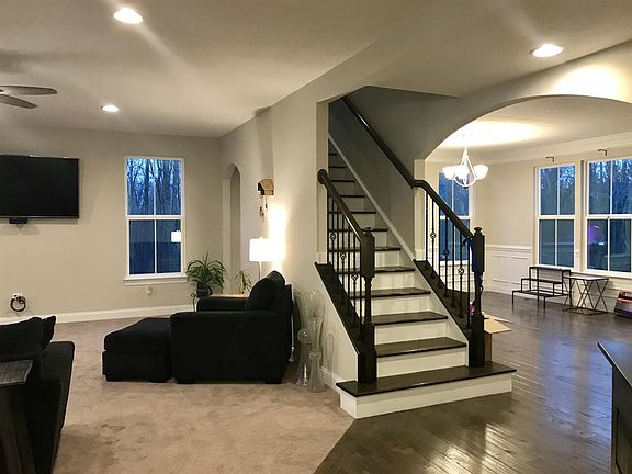 2nd image of 5360 Hollybrook Ln