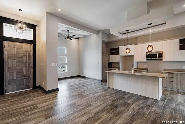 3 bed, 2.0 bath, 1374 sqft, $1,750 — Photo 4
