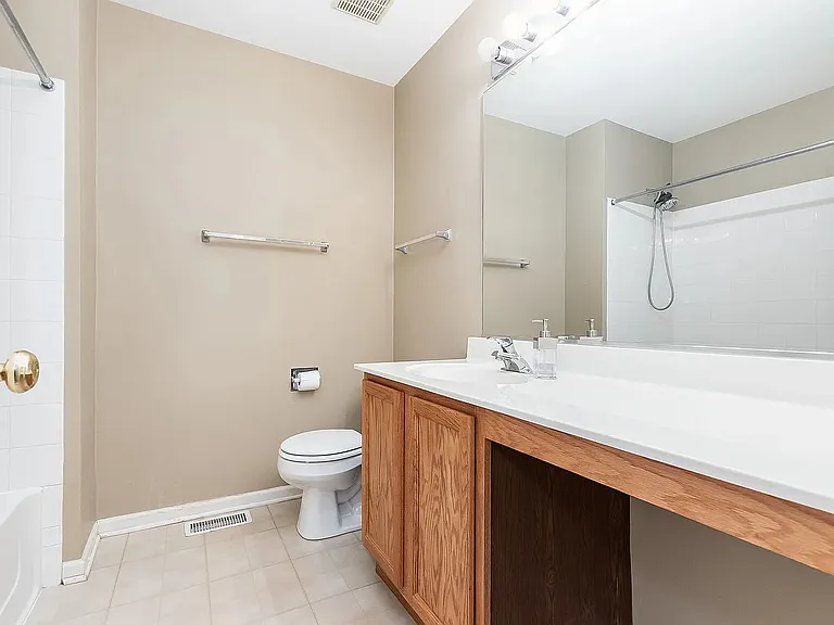 2404 Golf Ridge Cir #2404 — Photo 10