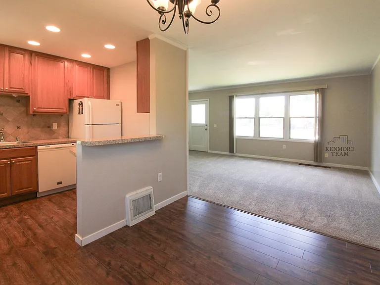 719 Taylor St — Photo 2