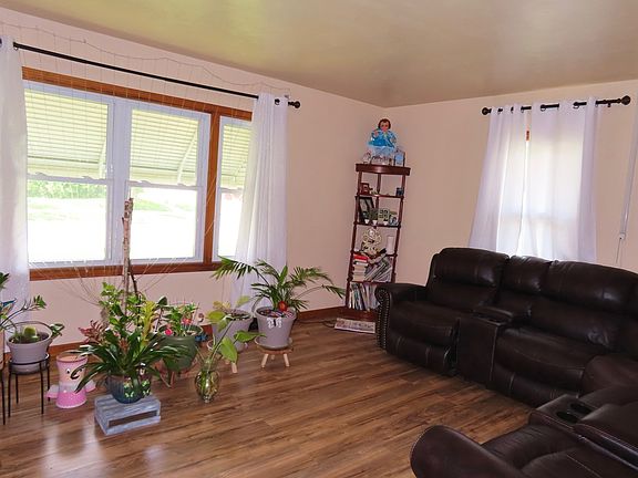 5th image of 1022 Frederick St