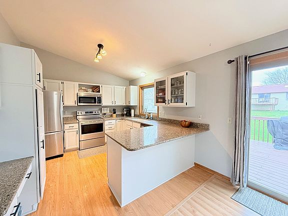 5th image of 516 W Mohawk Trl