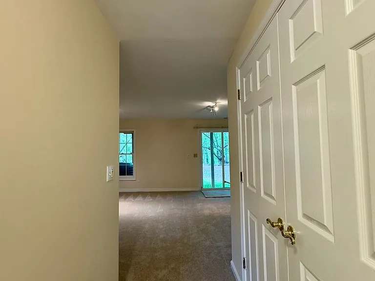 53 Cedarwood Cir — Photo 5