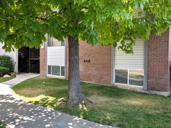 1643 Willowbrook Dr