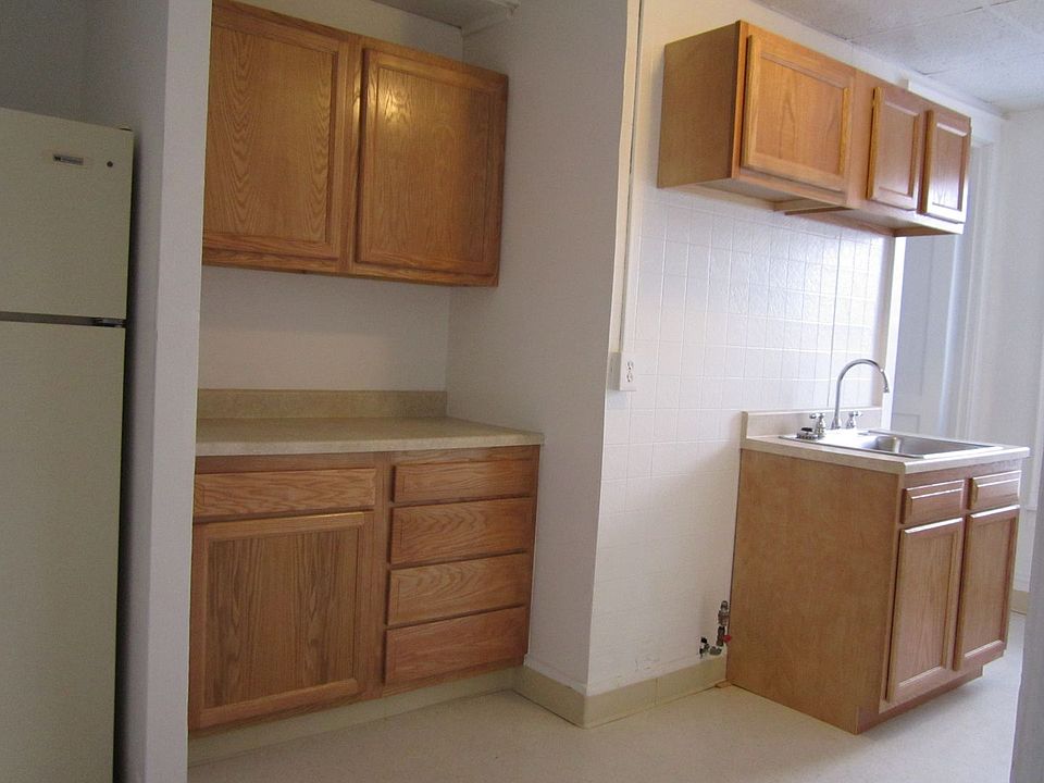 1st image of 448 Hawley Ave #1