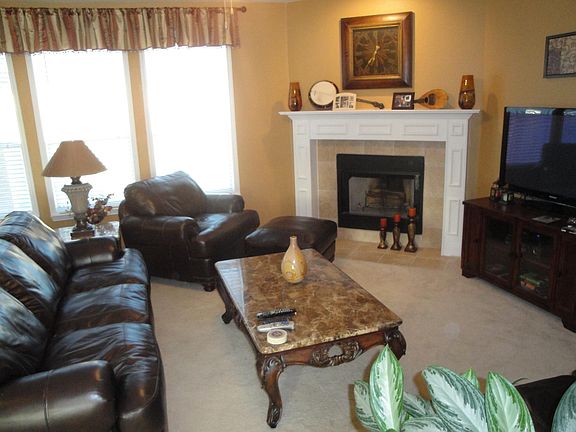 5th image of 968 Rolling Hills Dr
