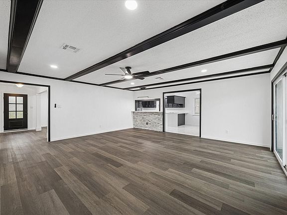 2nd image of 210 Weeping Oak Ln