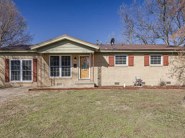 1709 Meadow Ln, Blytheville, AR 72315
