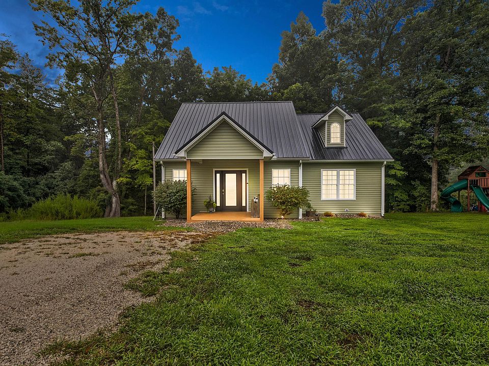 1st image of 286 Oak Ridge Rd