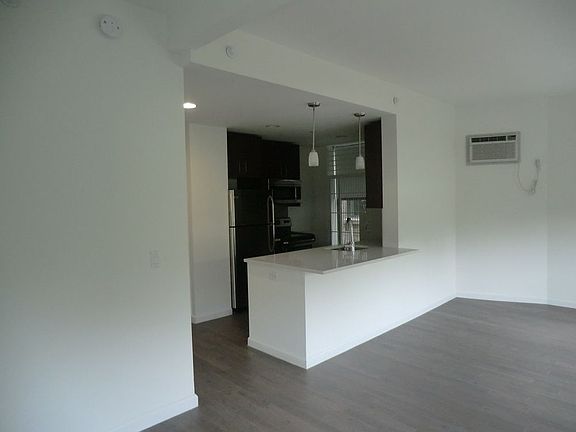 5th image of 272 Manhattan Ave APT 6D