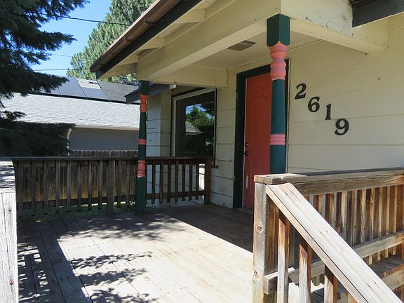 4th image of 2619 Scott St