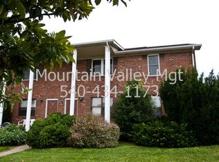 1740 N Burkwood Ct APT B, Harrisonburg, VA 22802