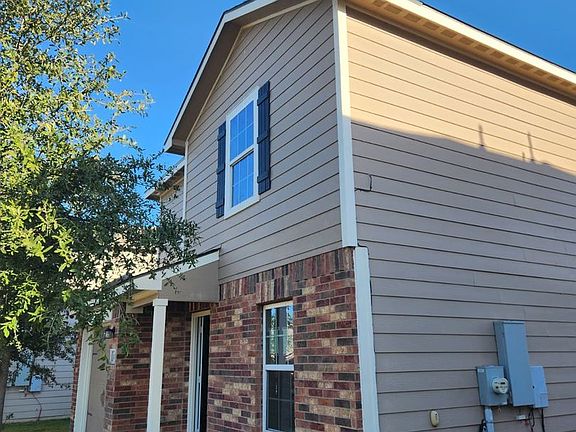 4th image of 1013 Woodward Ct