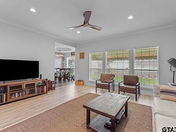 3rd image of 5401 Hollytree Dr APT 303
