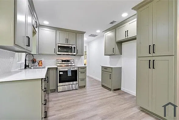 3 bed, 1190 sqft, $1,600 — Photo 3