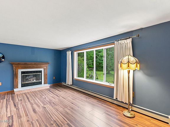 5th image of 27 Madden Rd