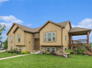 13719 Richland Ave, Bonner Springs, KS 66012