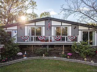 6588 Wisterman Rd, Lockport, NY 14094