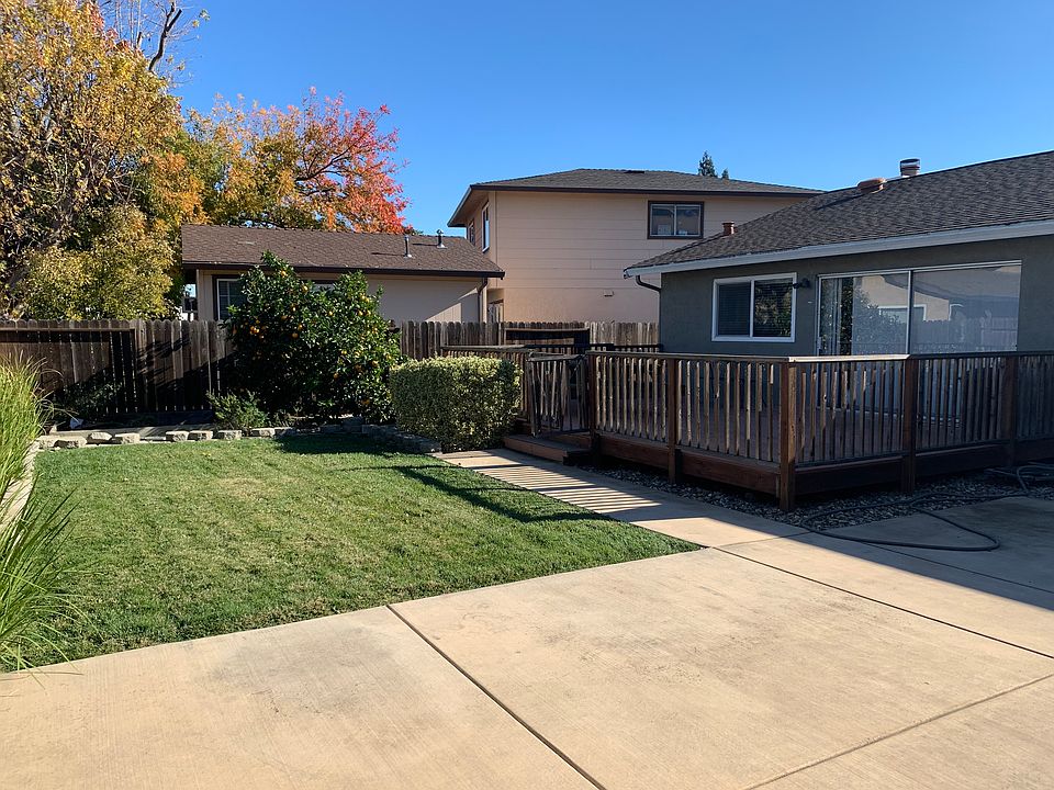 2nd image of 1102 Partridge Pl