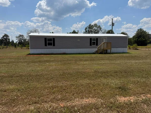 137 Sawyer Ln, Forest Home, AL 36030