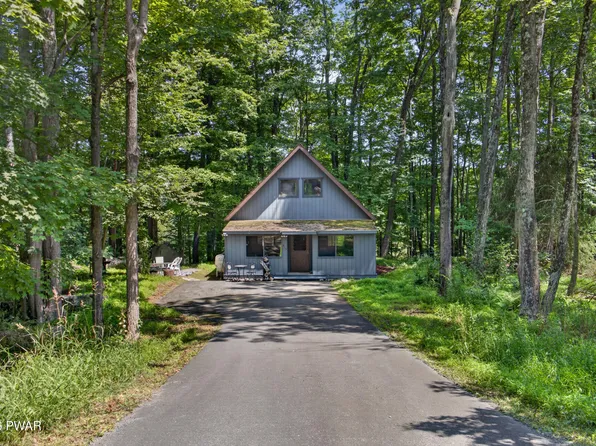90 Lakeview Dr, Lake Ariel, PA 18436