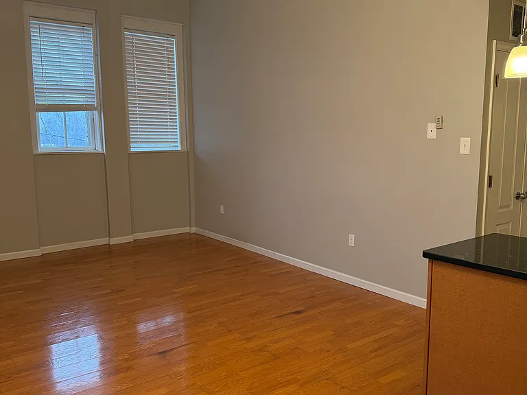 1054 S Kingshighway Blvd #E — Photo 2