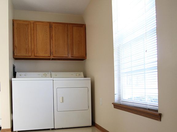 5th image of 211 Harbors Lake Dr