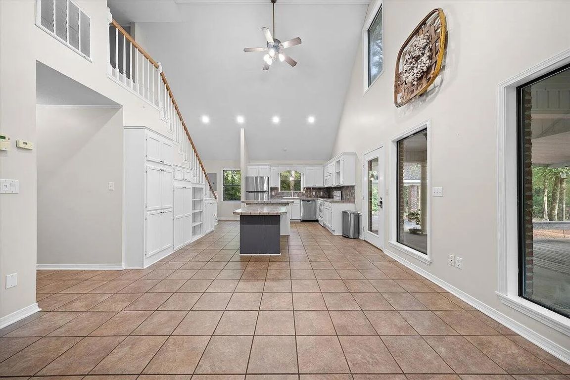 next background image