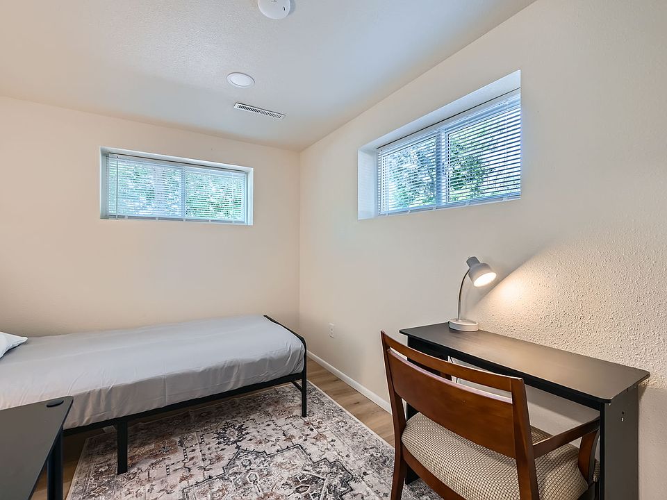 1st image of 3813 Somerset Dr #B2