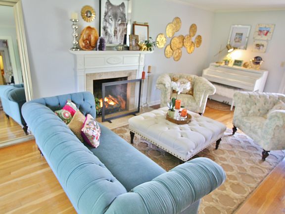 Living Room-Gas Fire Place