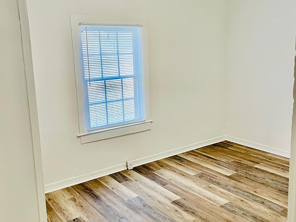 5th image of 213 Kershaw St NE