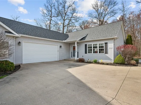 3992 Hilltop Dr #24, Vermilion, OH 44089